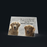 Golden Lab Friends Birthday Kort<br><div class="desc">Två Golden Labrador Retrievers tillsammans. Unga och gamla vänner för livet! Konspiration på väg! Det ser ut som om de kommer att skynda dig för kakan! grattis på födelsedagen! insida.</div>