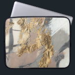 Golden  laptop fodral<br><div class="desc">Gyllene  II av Jennifer Goldberger. Funktioner muterade grått och rosa toner borrade över neutraltens bakgrund. Guldfolie är accentuerad över designen.</div>
