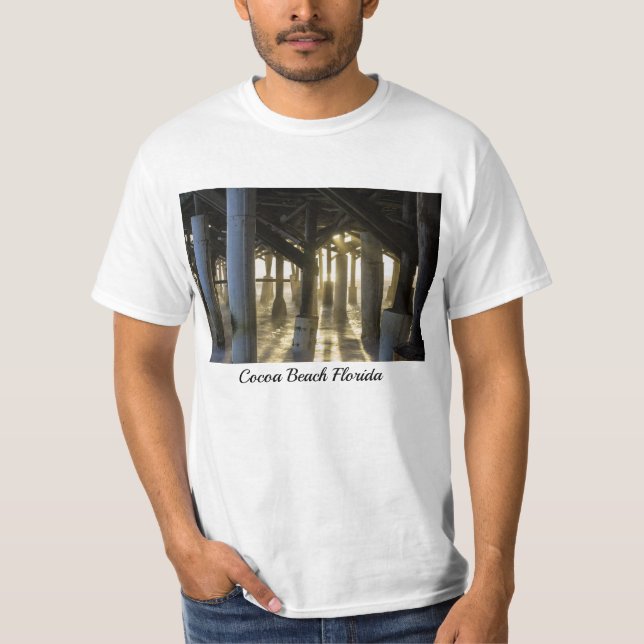 Golden Light Shines through T-Shirt (Framsida)