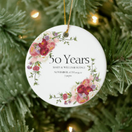 "Golden Memories: Firande av 50 år av Kärlek" Julgransprydnad Keramik