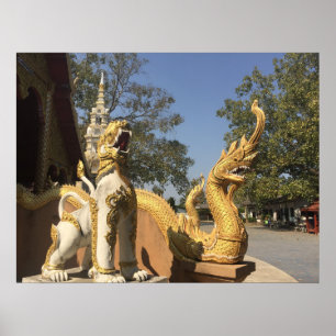 Golden Naga och White Hund ~ Chiang Mai, Thailand Poster