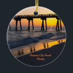 Golden Panama City Beach Sunset Reflection Julgransprydnad Keramik<br><div class="desc">Ornament souvenir med ett dramatiskt vackert golden sunset bredvid M.B. Miller County Pier i Panama City Beach, Florida. I kärlek reflekterar den gyllene piren längs kusten när vågarna kommer tillbaka in i Mexikos Bukt. Tittar du fler utskrifter eller produkter? Besök gärna min butik: http://www.zazzle.com/timelessmomentsphtgy. Det här fotot togs av Jennifer...</div>