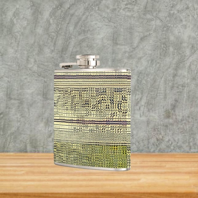 Golden Panes Fickplunta (The unusual patterns in this Golden Panes Hip Flask design, exude elegance, and style!)