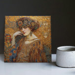 Golden Phase Gustav Klimt Mosaic Edwardian Woman Kakelplatta<br><div class="desc">Den här vackra keramiska plattan har en grafik som inspirerats av Gustav Klimts "gyllene fas", som skildrar en kvinna från Edwardian-eran. Under denna period fascinerades Klimt av bysantinska mosaiker och utvecklade sin mosaikteknik med hjälp av guld löv och vibrant färg. Denna teckning betalar ett erkännande för Klimts innovativa mosaikstrategi och...</div>