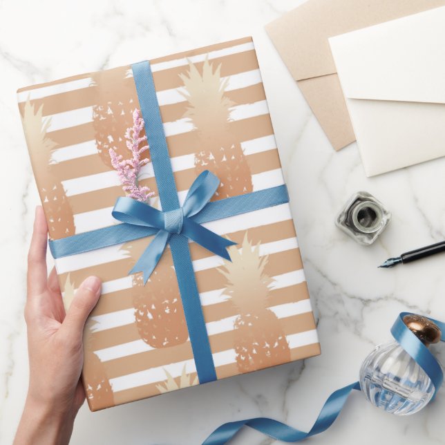 Golden Pineapples Pattern Presentpapper (Gifting)