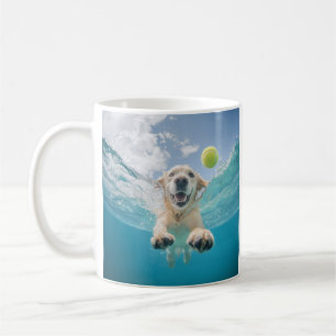 Golden Retriever Diving Tennis Boll Underwater Kaffemugg