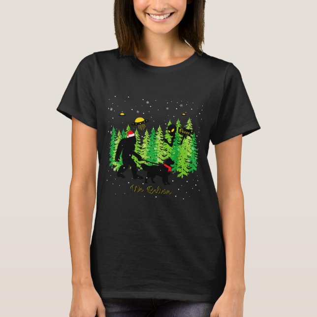 Golden Retriever Funny Bigfoot Christmas Alien Ufo T Shirt (Framsida)
