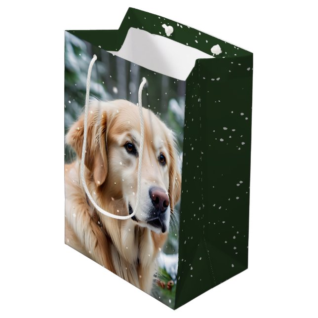 Golden Retriever i Snöflingor (Framsidan Vinklad)