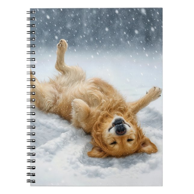 Golden Retriever Making a Snow Angel Anteckningsbok (Framsidan)