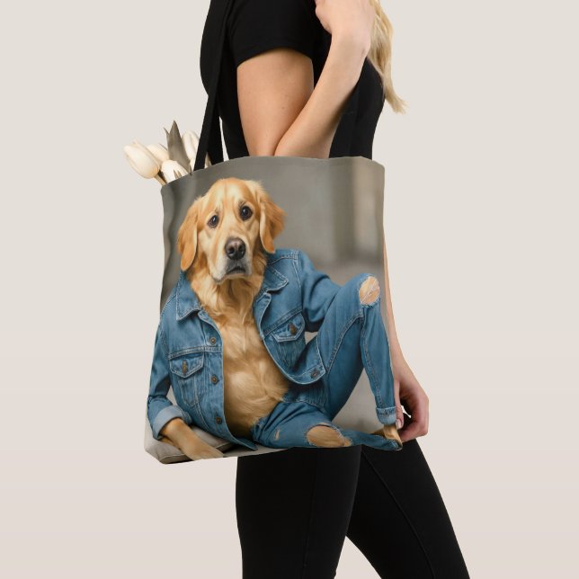 Golden Retriever med blå Jeans Tygkasse (Närbild)