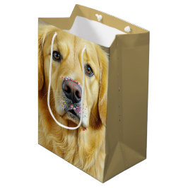 Golden Retriever med födelsedagsskarpsill