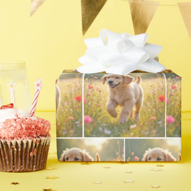Golden Retriever Puppy Running In a Meadow Presentpapper (Födelsedagsfest)