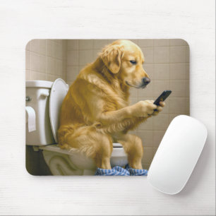 Golden Retriever Sittande På Toaletten Textning Musmatta