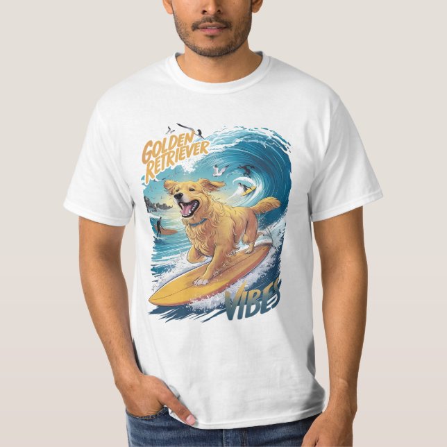 Golden Retriever Surfing Conqueror T Shirt (Framsida)