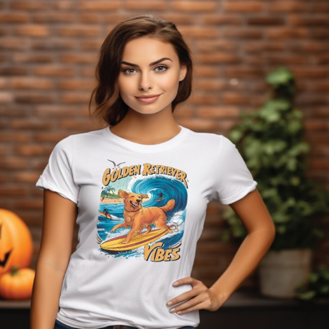 Golden Retriever Surfing Paradise T Shirt (Skapare uppladdad)