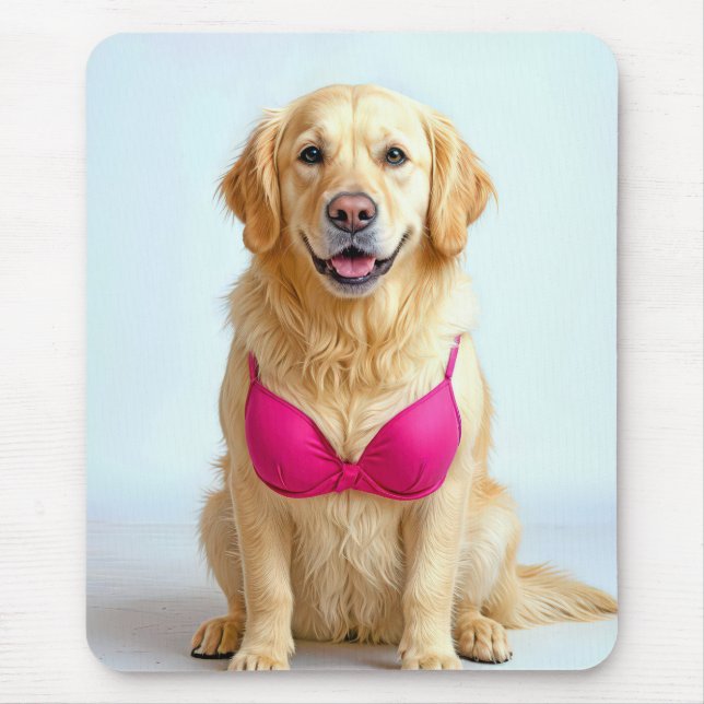 Golden Retriever Wearing a Pink Bra Musmatta (Framsidan)