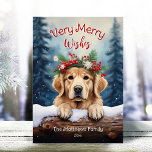 Golden Retriever Winter Pet Porträtt Mycket merry Julkort<br><div class="desc">Det här vackra Julhälsningar kortet har en söt Hund av Golden Retriever som bär en frisk krona-andedräkt av vinter-blommigtar, holly, gräs och bär, och snöflingor faller försiktigt mot en vinterskogarscen. Golden Retriever håller på att kika över snö-fickan för att säga hej! Den lekfulla texten "Mycket merry Önskemål" lägger till ett...</div>