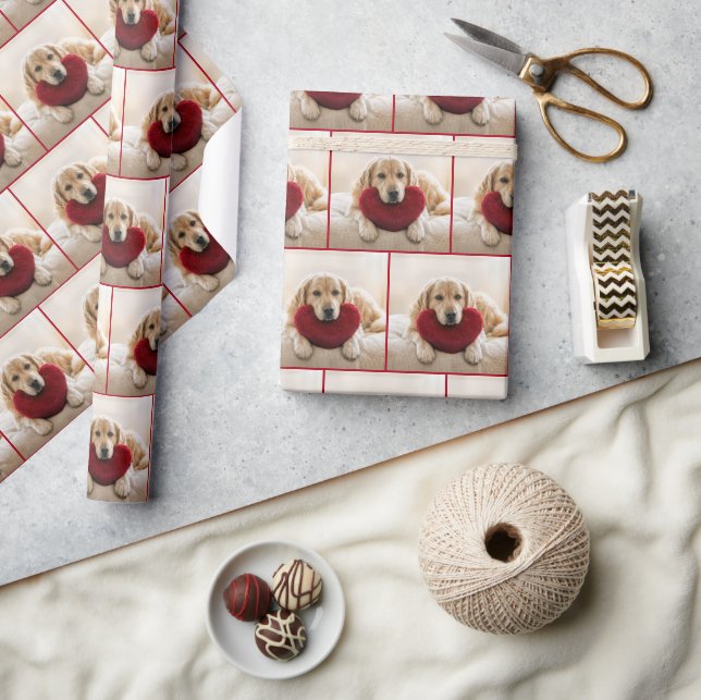 Golden Retriever With a Red Heart Pillow Presentpapper (Hantverk)