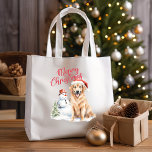 GOLDEN RETRIVER SANTA HAT GOD JUL TYGKASSE<br><div class="desc">Vi har har perfekten att ta med hårig baby sak för dem som kärlek hundar och Labrador och Golden-hämtare! Vår hårig-inspirerade julväska har en vattenfärgsbild av guldkopiering i julhatt med snögubbe och gräs träd och snö. Det är perfekten till att  din sällskapsälskande helgdag med vänner och familj</div>