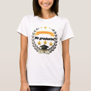 Golden Studenten Badge med Elegant Stil T Shirt