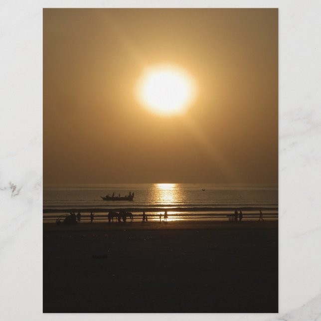 Golden Summer Sunset Reflection on the Beach (Framsida)