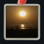 Golden Summer Sunset Reflection on the Beach Julgransprydnad Metall<br><div class="desc">Golden Summer Sunset Reflection on the Beach Introducing the "Golden Summer Sunset Reflection on the Beach", en andande konst biet som fångar en strand vid solnedgången och uppmanar dig att uppleva lugn och värme. De varma nyheterna och det silhuetterade figurer skapar en fredlig och inbjudande scen, perfekt för att tillföra...</div>
