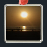 Golden Summer Sunset Reflection on the Beach Julgransprydnad Metall<br><div class="desc">Golden Summer Sunset Reflection on the Beach Introducing the "Golden Summer Sunset Reflection on the Beach", en andande konst biet som fångar en strand vid solnedgången och uppmanar dig att uppleva lugn och värme. De varma nyheterna och det silhuetterade figurer skapar en fredlig och inbjudande scen, perfekt för att tillföra...</div>