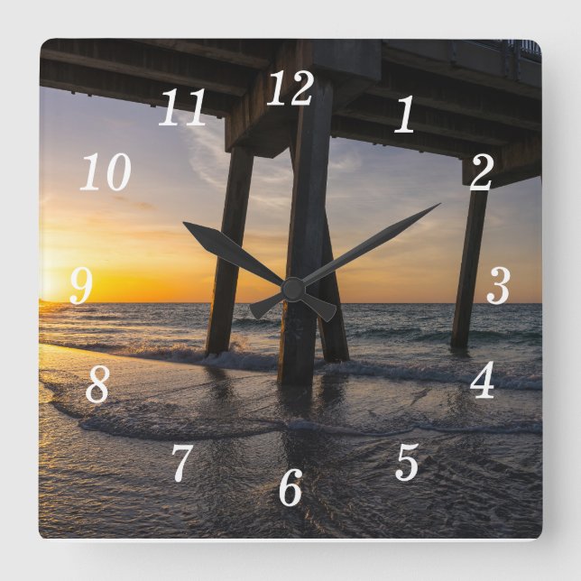 Golden Sunrise under Pensacola Pier Wall Clock Fyrkantig Klocka (Framsida)