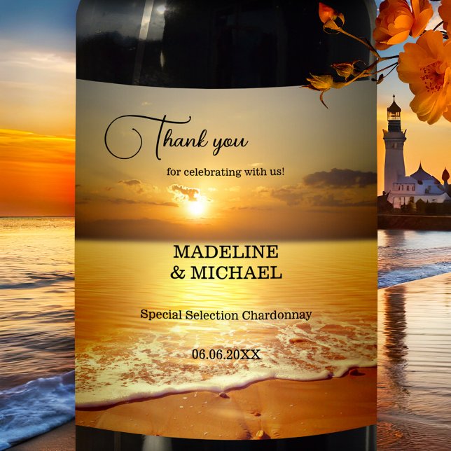 Golden Sunset Beach Destination Wedding Vin-etiket Vinflaska Etikett (Wine label featuring a golden sunset at the beach)