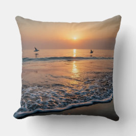 Golden Sunset Ocean Waves with Birds Kudde
