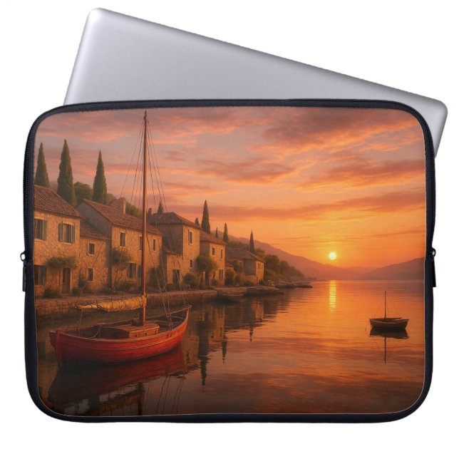 Golden Sunset over Coastal Village Laptop Fodral (Framsidan)