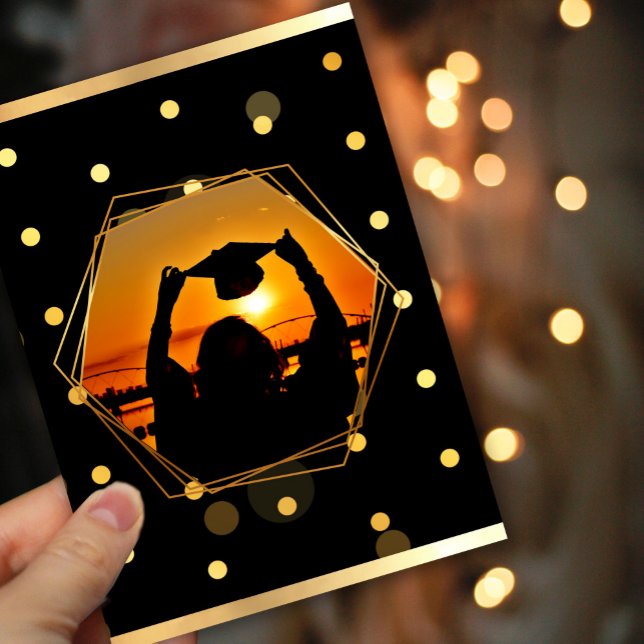 Golden Sunset Studenten Inbjudningar (#graduationsunset #zazzlemade #addphoto #classof2025 #blackandgold #luxury #romantic)