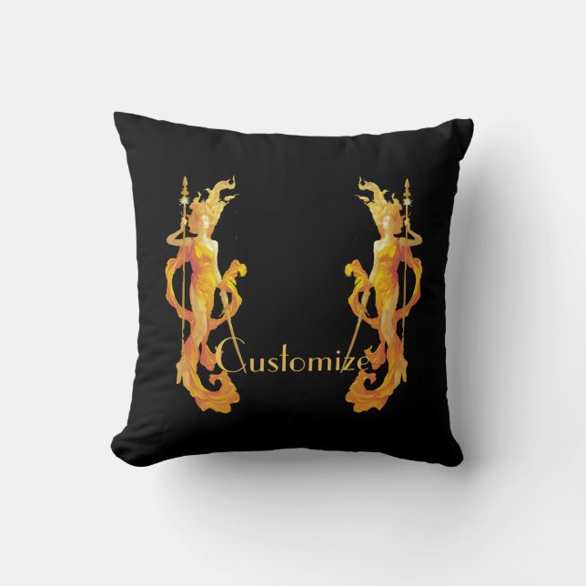 Golden Warrior Goddess Thunder_Cove Kudde (Framsida)