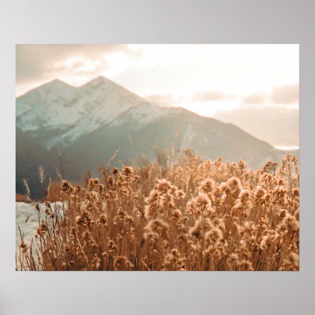 Golden Wheat Mountain // Blurry Scenia Peak Poster (Framsidan)