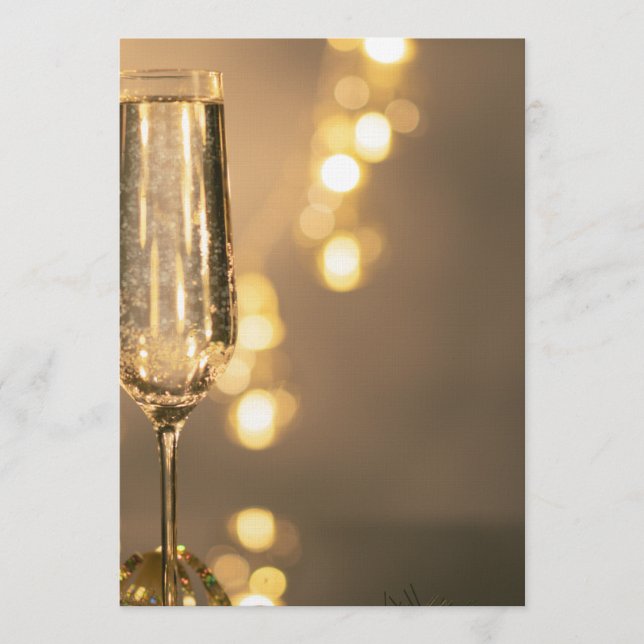 Golden with a glass of champagne Birthday Invit Inbjudningar (Framsida)