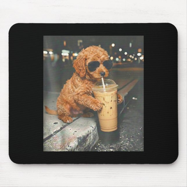 Goldendoodle dricker iskaffe rolig hund memeGo Musmatta (Framsidan)