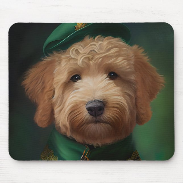 Goldendoodle Hund i St. Patrick Dress Musmatta (Framsidan)