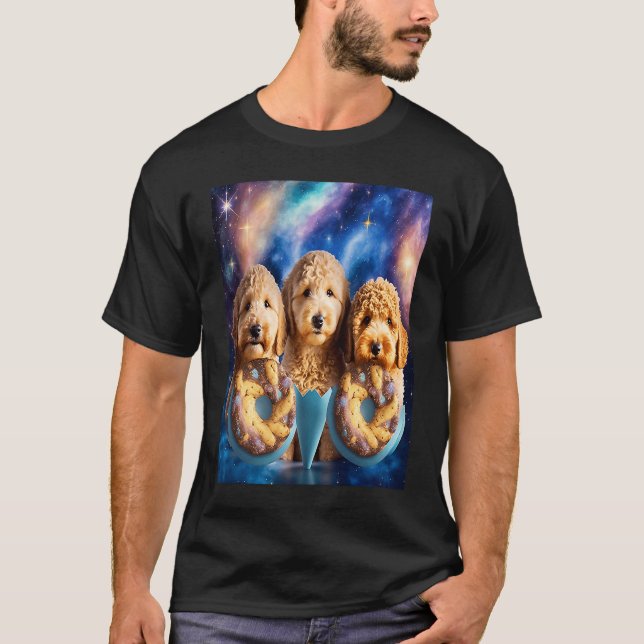 Goldendoodle in space with Donuts Cute Doodle Boys T Shirt (Framsida)