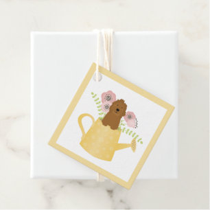 Goldendoodle in Watering Can Gult Gåvor Etiketter