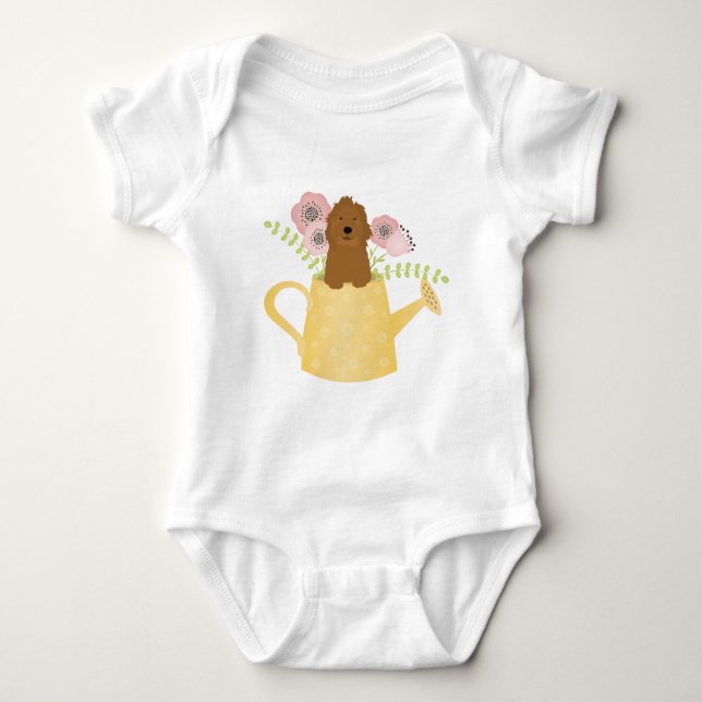 Goldendoodle in Watering Can T Shirt (Framsida)