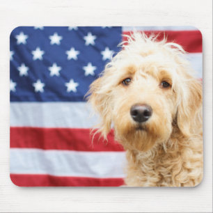 Goldendoodle med amerikansk Flagga Musmatta