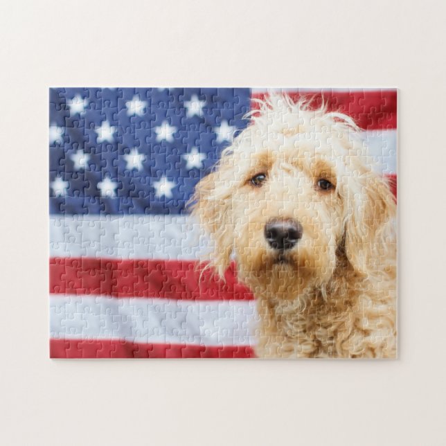 Goldendoodle med amerikansk Flagga Pussel (Horisontell)