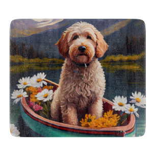 Goldendoodle på paddel: Ett naturskönt äventyr