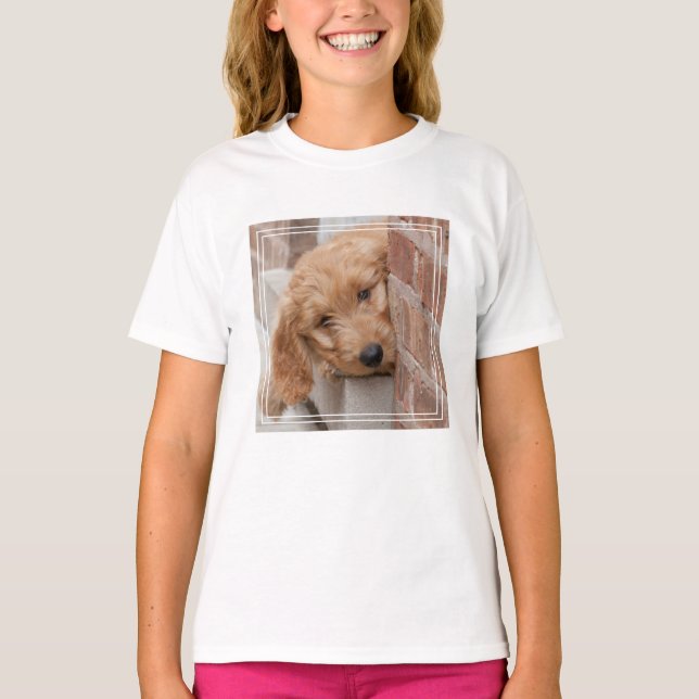 Goldendoodle Puppy Peeking T Shirt (Framsida)