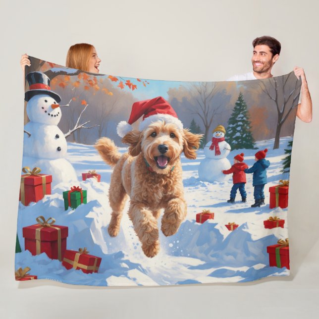 Goldendoodle Runin i Snö med julklapp Fleecefilt (På plats)