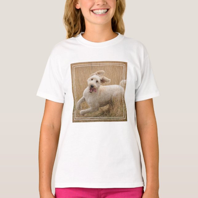 Goldendoodle Springa genom gräs T Shirt (Framsida)