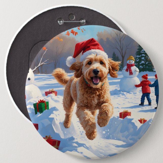 Goldendoodle springer i snö med julhatt knapp (Framsida & baksida)