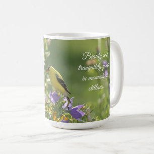 Goldfinch på en Harebell Flower Kaffemugg