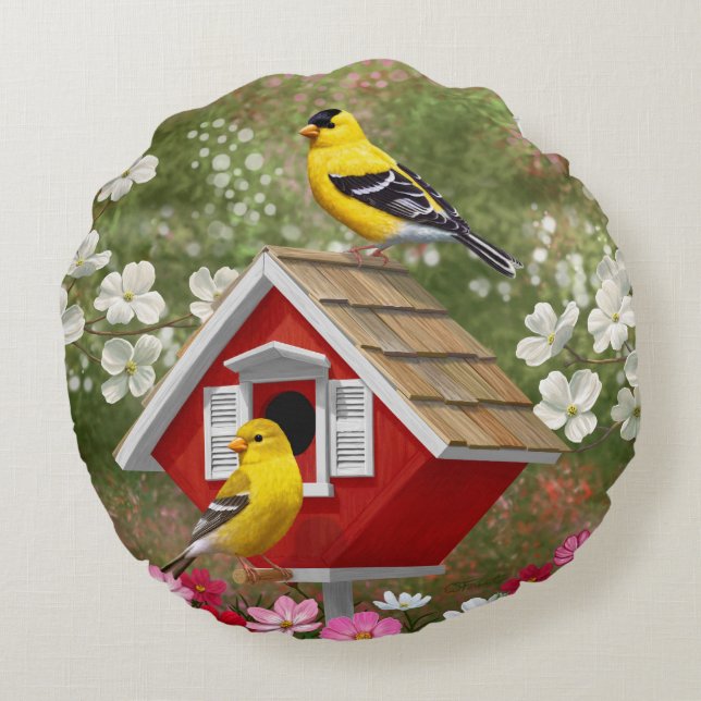 Goldfinches och Cute Cottage Birdhouse Rund Kudde (Baksidan)