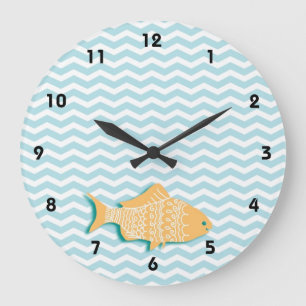 Goldfish on aqua blue chevron stor klocka